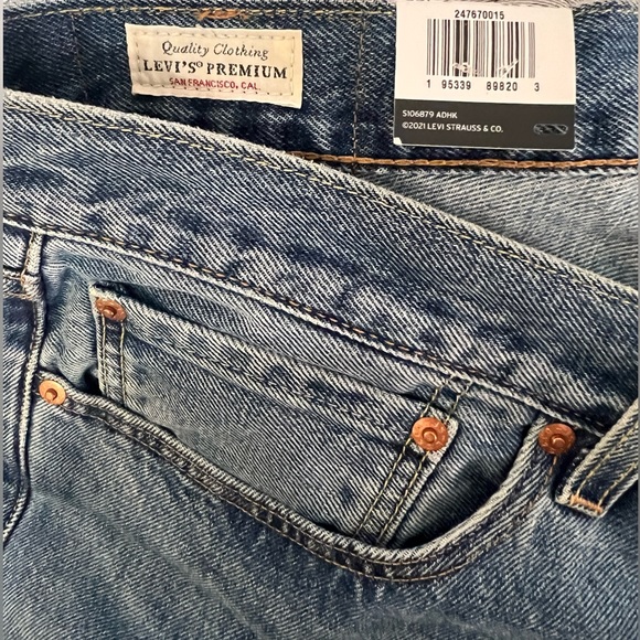 Men’s Levis 551Z Straight Leg Jeans - Picture 6 of 7
